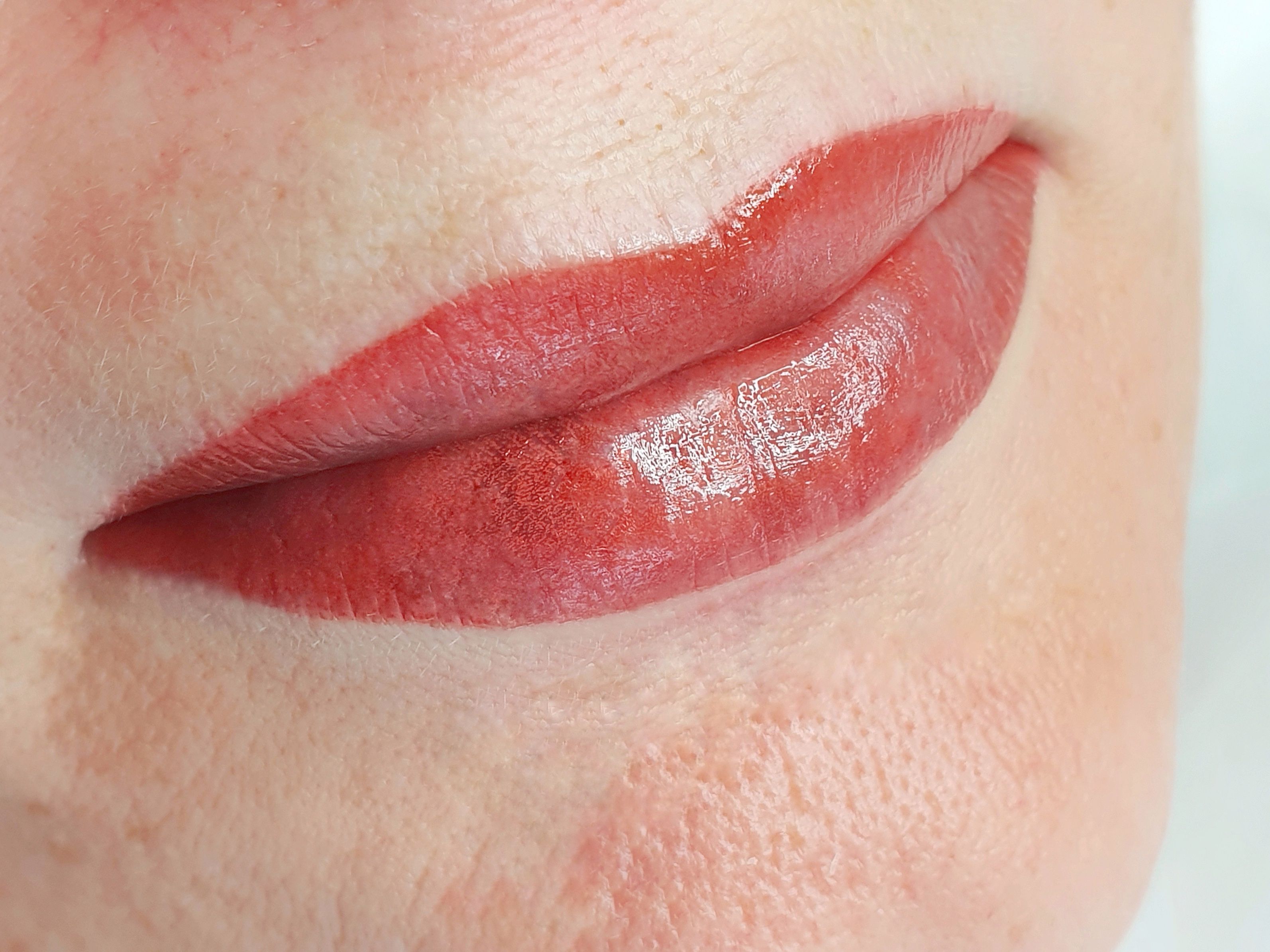 Lippenkontur - Lippenverschönerungen - Permanent Make Up Saarland